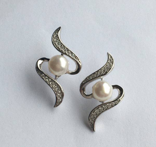 Lido Pearls Earrings - T118E-2378